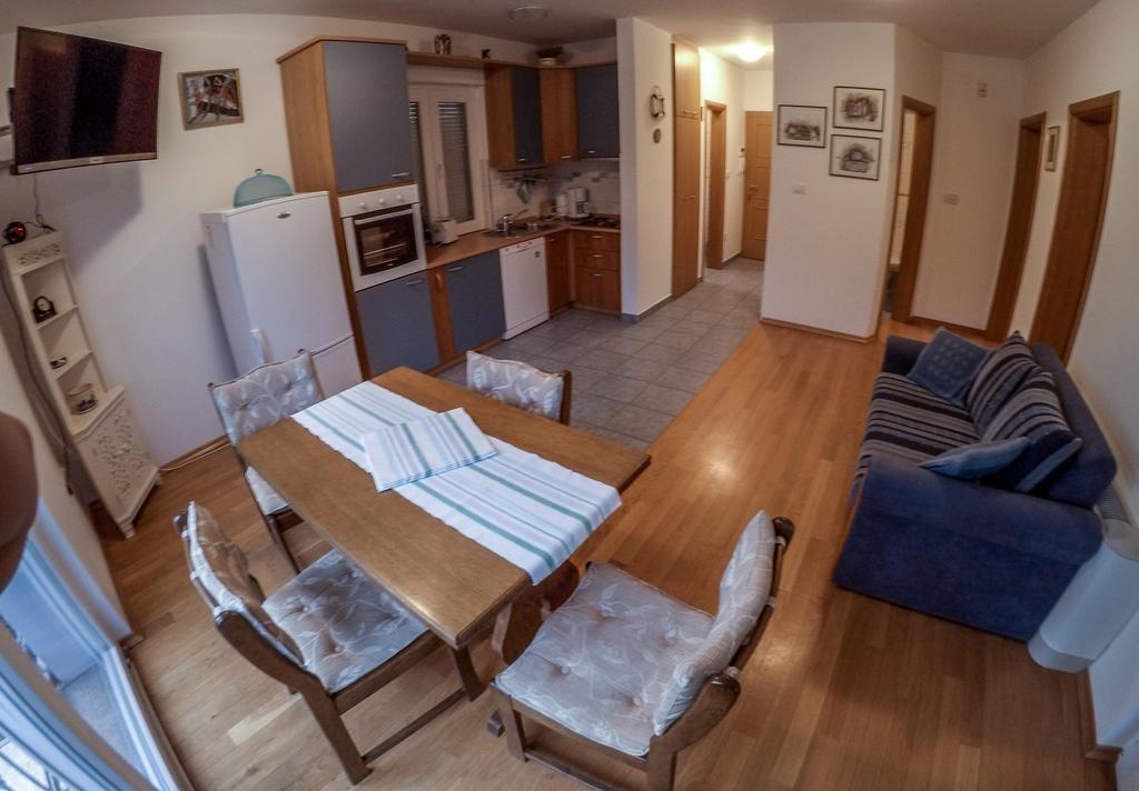 Apartments Car Kampor ห้อง รูปภาพ