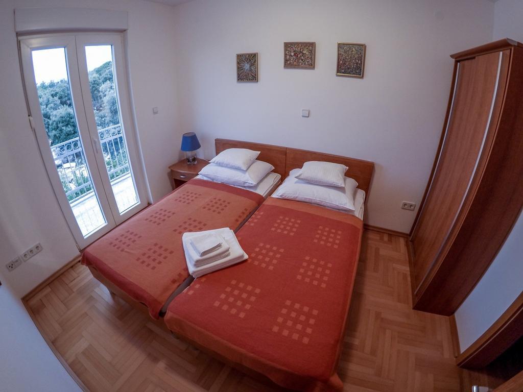 Apartments Car Kampor ห้อง รูปภาพ